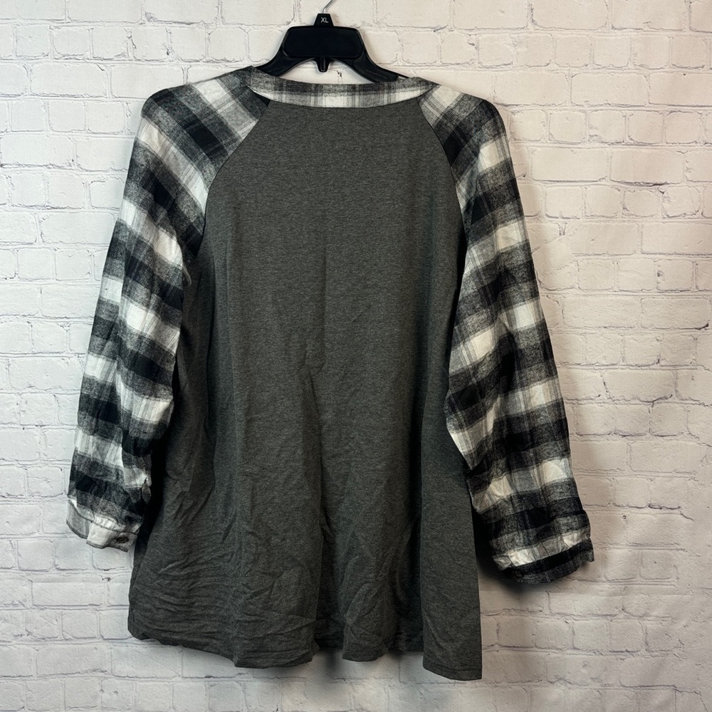 BloomChic Black and Gray Plaid Sleeve Henley Top Plus Size 2X - Picture 7 of 7